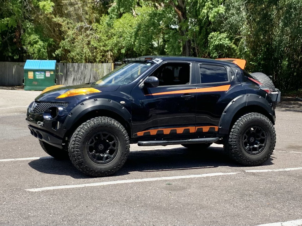 Lriga_'s tweet image. I sometimes have to remind myself that to most people the Juke is a tiny goofy hatchback and mine is like a Round Jeep™