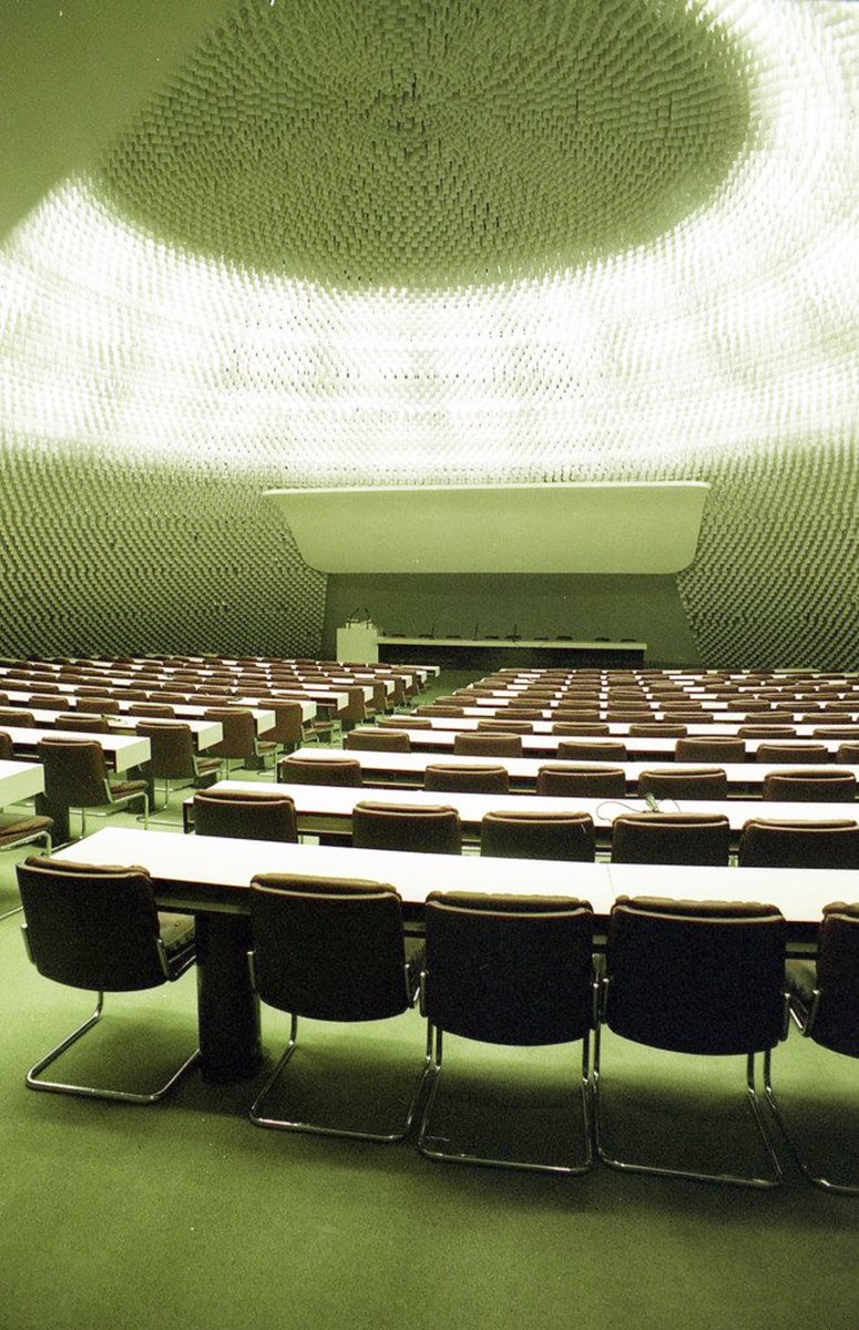 designdocument's tweet image. French Communist Party Headquarters designed by Brazilian architect Oscar Niemeyer (1971) πΌπ§©