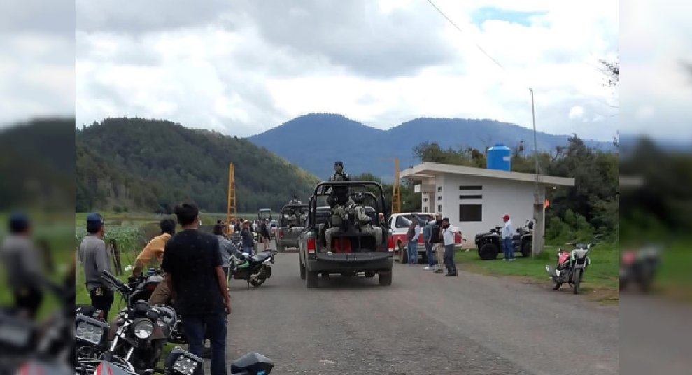 Diariodenarco's tweet photo. En Cheran, Michoacán ,Sicarios de El CJNG intentaron tomar por sorpresa la comunidad, hace años corrieron a los partidos políticos y ahora defendieron con su vida el pueblo y lo salvaron

NOTA EN EL ENLACE: https://t.co/yduEONellI https://t.co/ogj4dzaNre