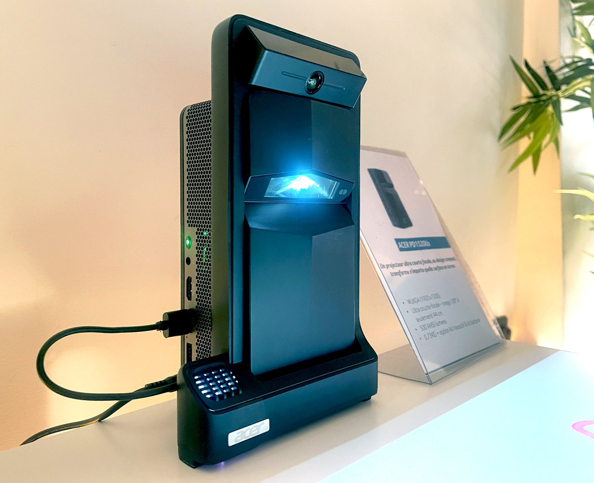 MasterMINDERent's tweet photo. {#MMRADIO} #MINILUNCHSHOW AVEC @AcerFrance | “Des #videoprojecteurs de plus en plus compacts, de plus en plus intelligents, de plus en plus faciles à configurer, c’est surtout sur ce type de produits que nous allons concentrer tous nos efforts”
https://t.co/NyxrjtBL5M
#Tech https://t.co/hPQBvF3DpC