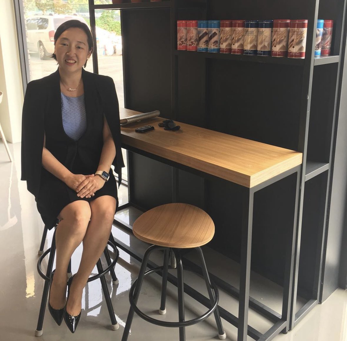 <원칙 있는 보수의 투사>
저는 흔들림 없는 국가관, 확고한 자유민주주의 신념을 가진 진짜 보수 정치인입니다.
<인권에서 정치 중심으로>
이제, 북한 인권과 자유를 위한 투쟁에서, 국민의힘 당의 개혁에 성공해서 [이기는 정당]으로 만들겠습니다. 
(국민의힘 당원 인지연, 미국 워싱턴DC 변호사)