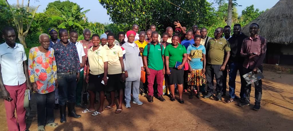 Farmers in Lira District in Northern Uganda undergoing a training on digital agricultural services including using their mobile phones to receive agro-advisory &amp; order quality seed of climate smart  varieties. Thanks to <a href="/ASARECA/">ASARECA</a>'s <a href="/CGIARAfrica/">AICCRA</a> project