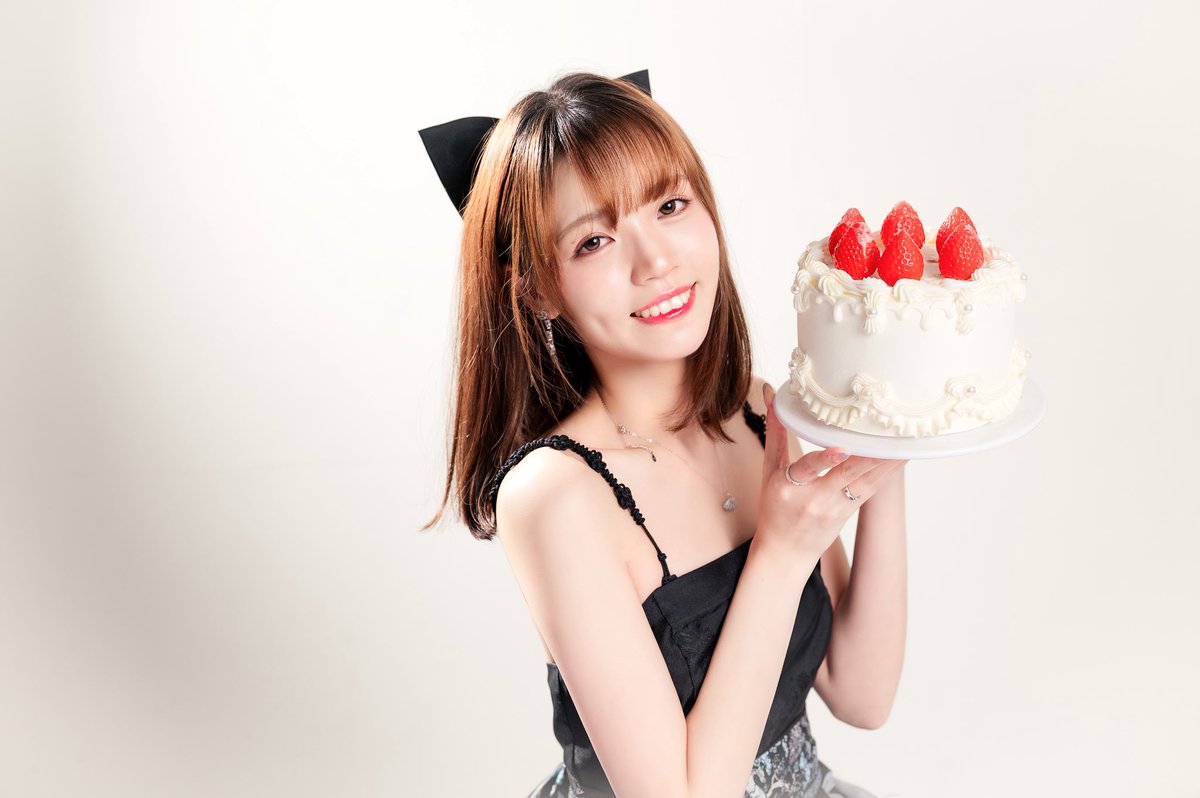 ihm0704's tweet photo. Wish me a happy birthday https://t.co/sLppvNlZU4