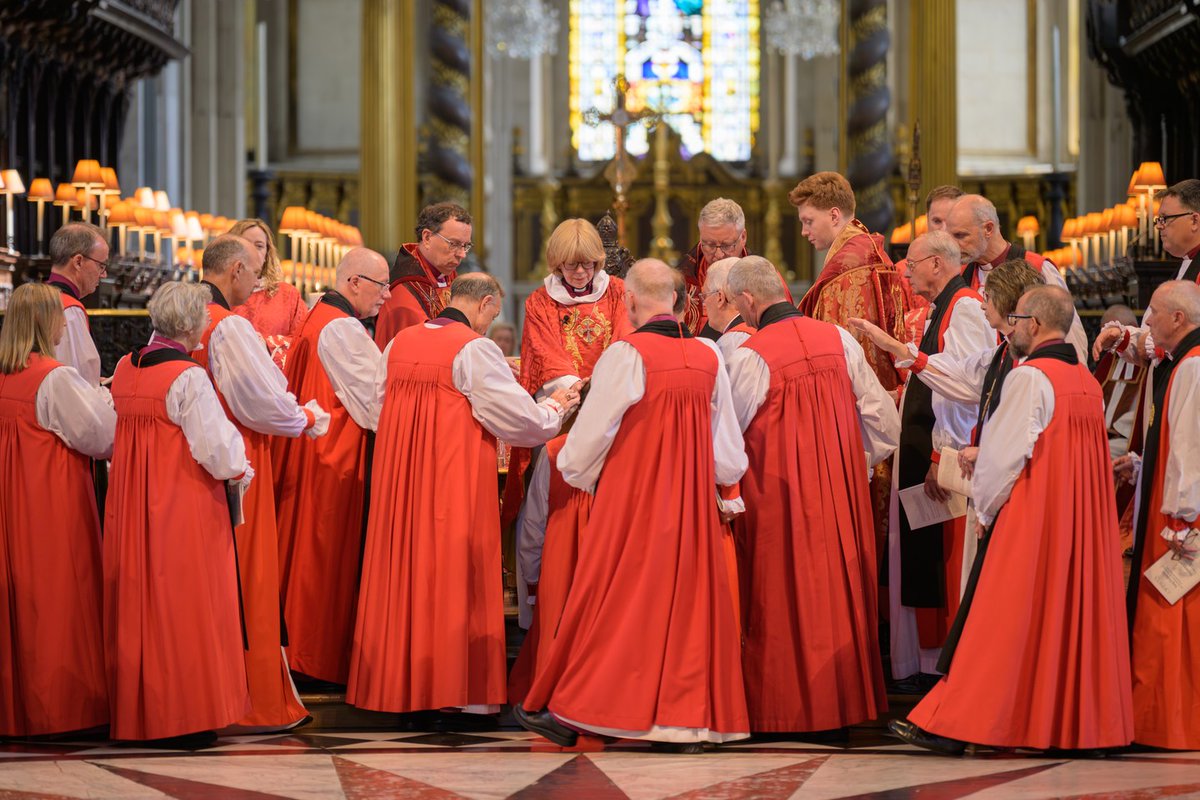 OfficeofABC's tweet image. +Sarah consecrated +Moira as the new Bishop of Crediton yesterday. 

In a service @StPaulsLondon, +Moira was joined by her friends, family, and other senior Bishops from across the northern and southern provinces.

[Photo Credit: Graham Lacdao / St Paul's Cathedral]