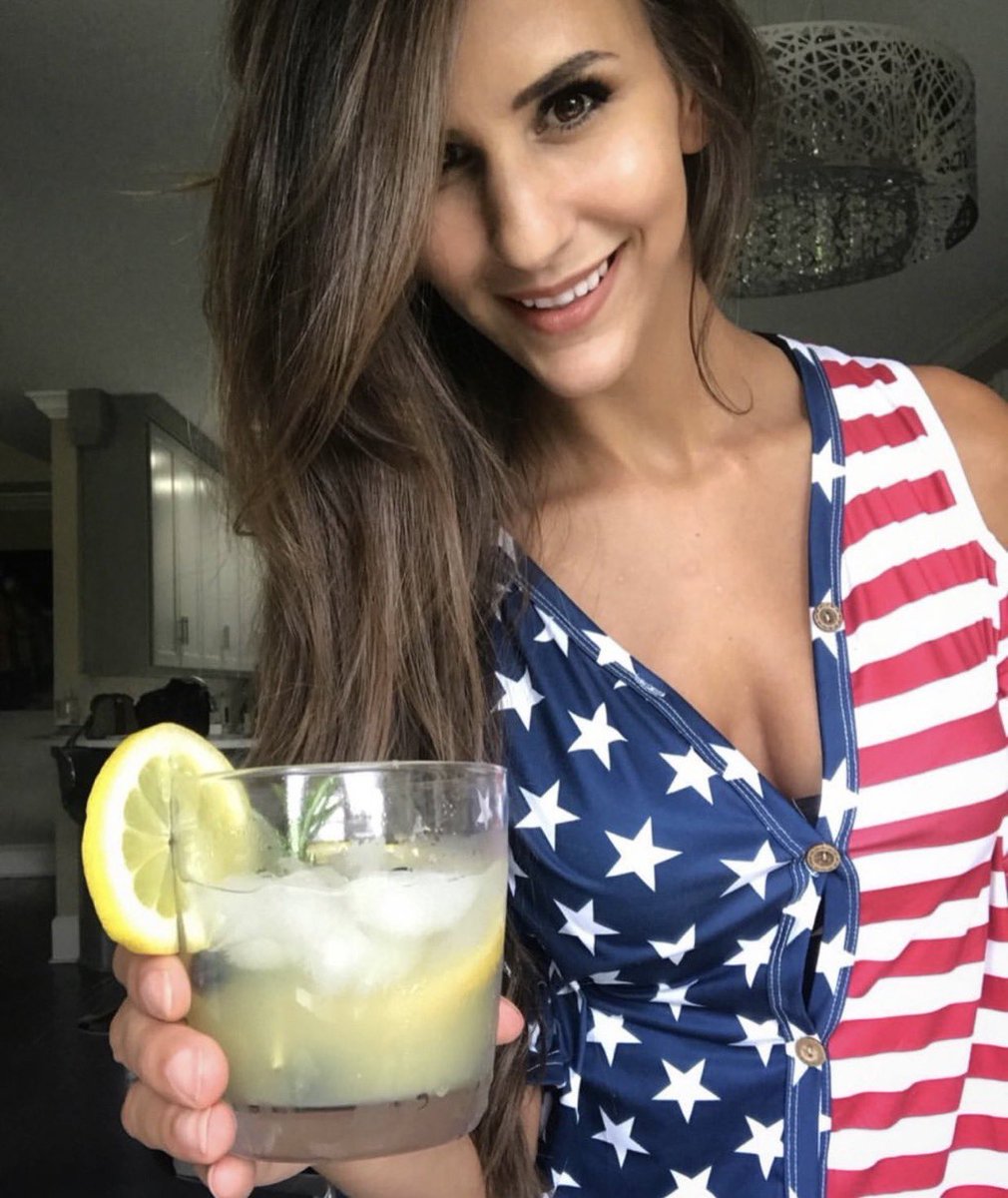 RapidFireRachel's tweet image. Home of the FREE since 1776! Cheers to that 🇺🇸
Hope you all have a wonderful Independence Day & of course, be safe! 🤗 #RapidfireRachel