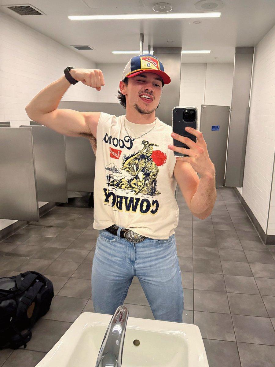 just nutted in the stall behind me