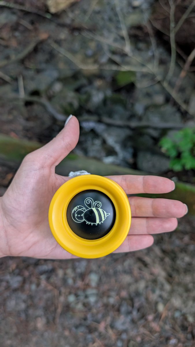 DresselDesigns tweet media