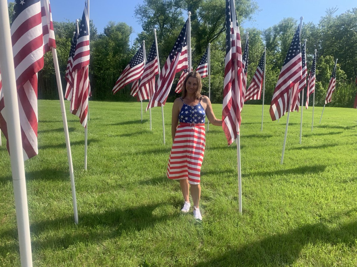 GSchifanelli's tweet image. Becoming the U.S. Citizen is a privilege. Happy 249th Birthday America🇺🇸!
Note that all of us - legal US Citizens appreciate and respect the U.S. Constitution and liberties enshrined in the Bill of Rights. #InGodWeTrust#