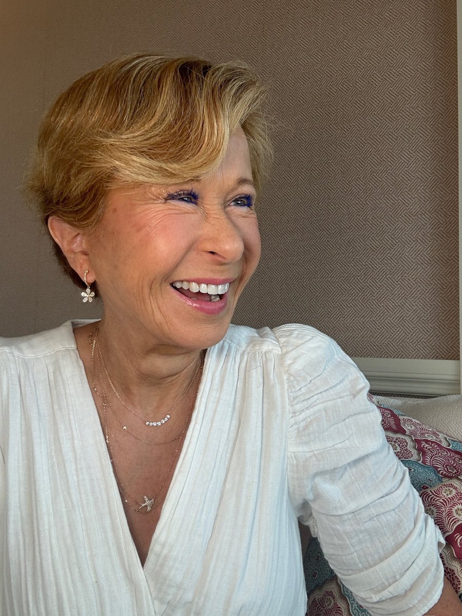 YeardleySmith's tweet image. Favorites, thank you all for the bounty of birthday wishes yesterday! My heart is full β₯οΈπ₯°πβ¨
And Happy Birthday to πΊπΈ today! Much love π