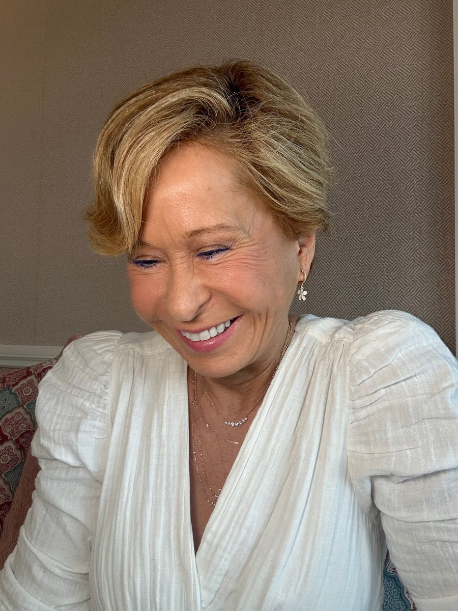 YeardleySmith's tweet image. Favorites, thank you all for the bounty of birthday wishes yesterday! My heart is full β₯οΈπ₯°πβ¨
And Happy Birthday to πΊπΈ today! Much love π