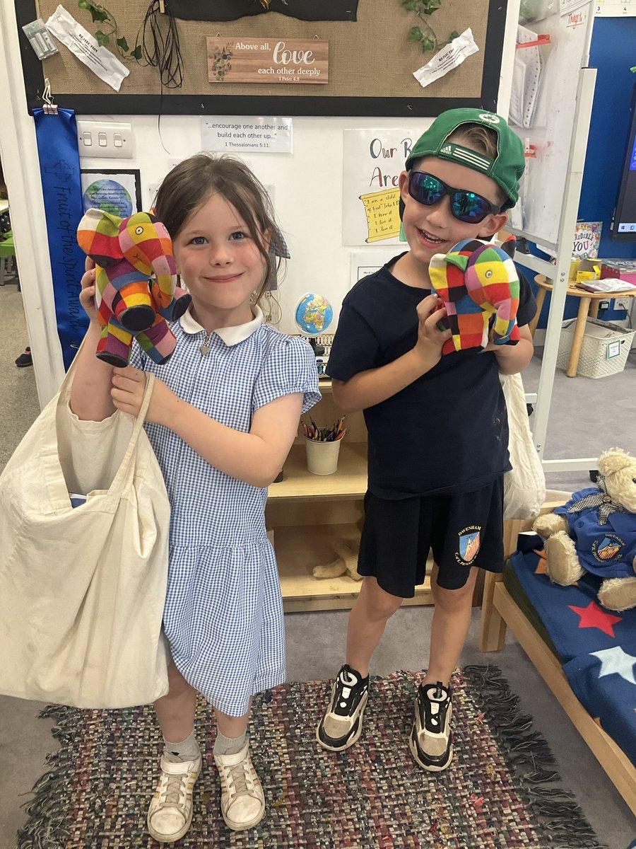davenhamcofe's tweet image. A weekend of fun for Elmer🐘 #davenhamcofe #eyfs
