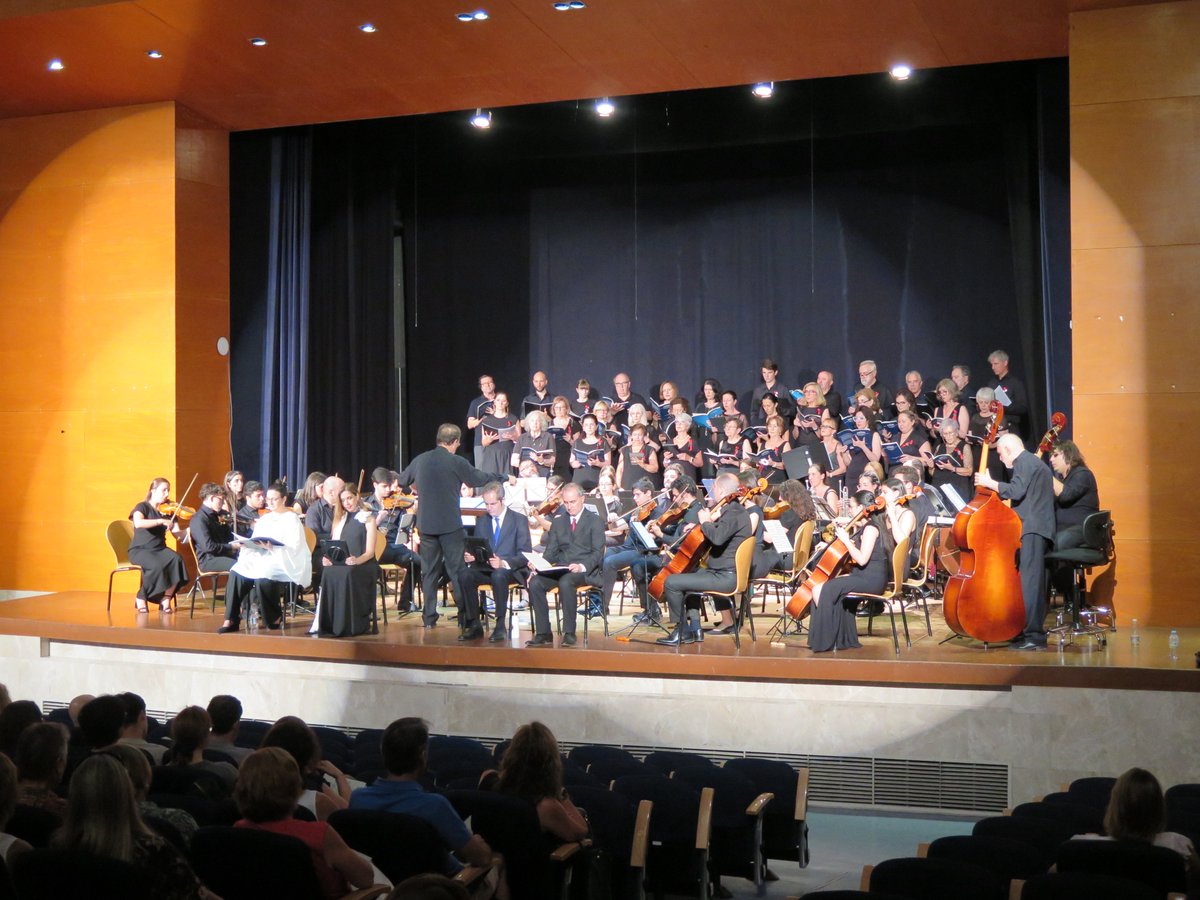 Hoy queremos agradecer a la Orquesta Ciudad de Alcalá y al Coro Maravillas La Salle, su ayuda e implicación con el #ProyectoColores. 

#Cultura que une y compromiso social, sumando fuerzas en los Conciertos de Verano Solidarios en la ciudad de Alcalá y #Madrid.