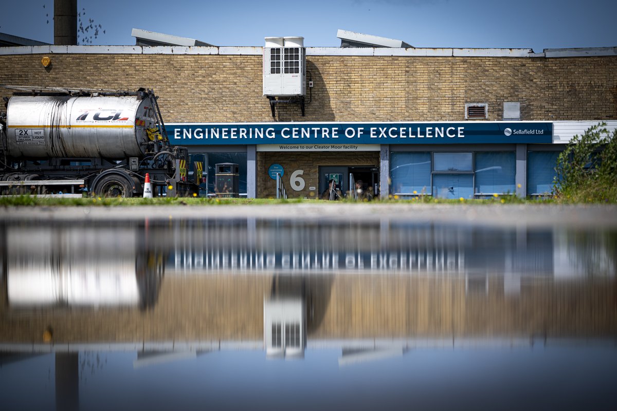SellafieldLtd's tweet image. It’s #PhotoFriday and one of our site photographers Michael captured this shot of our Engineering Centre of Excellence.
Michael said: "You can plan a shot down to the last detail. You can previsualise it in your head, but then you show up and they’re resurfacing the road!