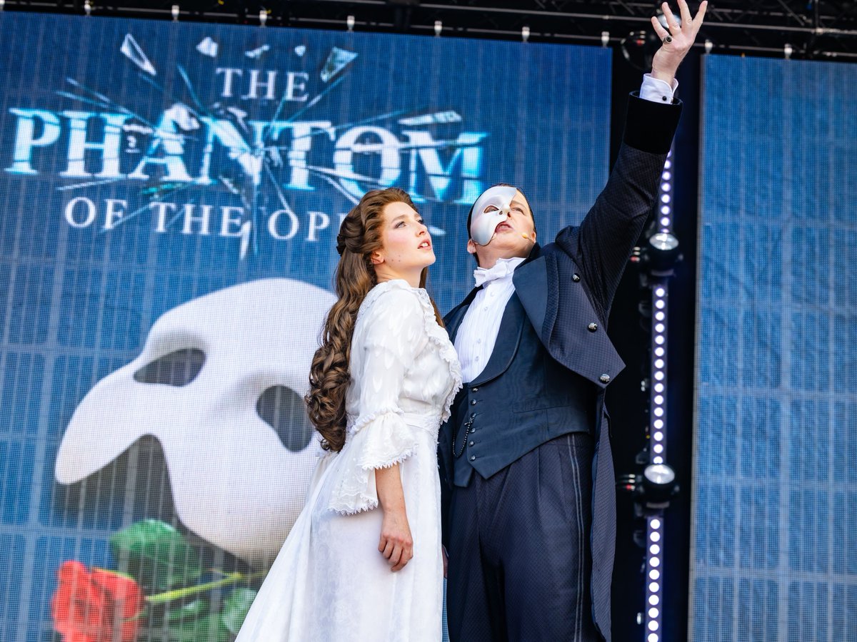 PhantomOpera's tweet image. It was an unparalleled delight performing at @westendlive ☀️
We truly savoured each sensation!
Watch the full performance: bit.ly/448V9nw
#PhantomLondon #WestEndLIVE
📸 Danny Kaan