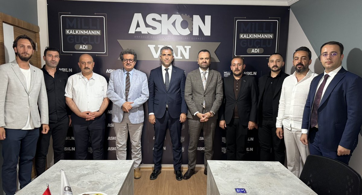 GENÇ ASKON VAN (@gencaskonvan65) on Twitter photo 📍ASKON VAN
Bugün Bizlere Hayırlı Olsun Ziyaretinde Bulunan DAKA Genel Sekreteri Sn Halil İbrahim GÜRAY beye Nazik Ziyaretinden Dolayı Teşekkür Ederiz. <a href="/higuray65/">Halil İbrahim GÜRAY</a> <a href="/osmancicekel/">Osman Çiçekel</a> <a href="/HPerihanoglu/">Hakan PERİHANOĞLU</a> 📍ASKON VAN
Bugün Bizlere Hayırlı Olsun Ziyaretinde Bulunan DAKA Genel Sekreteri Sn Halil İbrahim GÜRAY beye Nazik Ziyaretinden Dolayı Teşekkür Ederiz. <a href="/higuray65/">Halil İbrahim GÜRAY</a> <a href="/osmancicekel/">Osman Çiçekel</a> <a href="/HPerihanoglu/">Hakan PERİHANOĞLU</a>