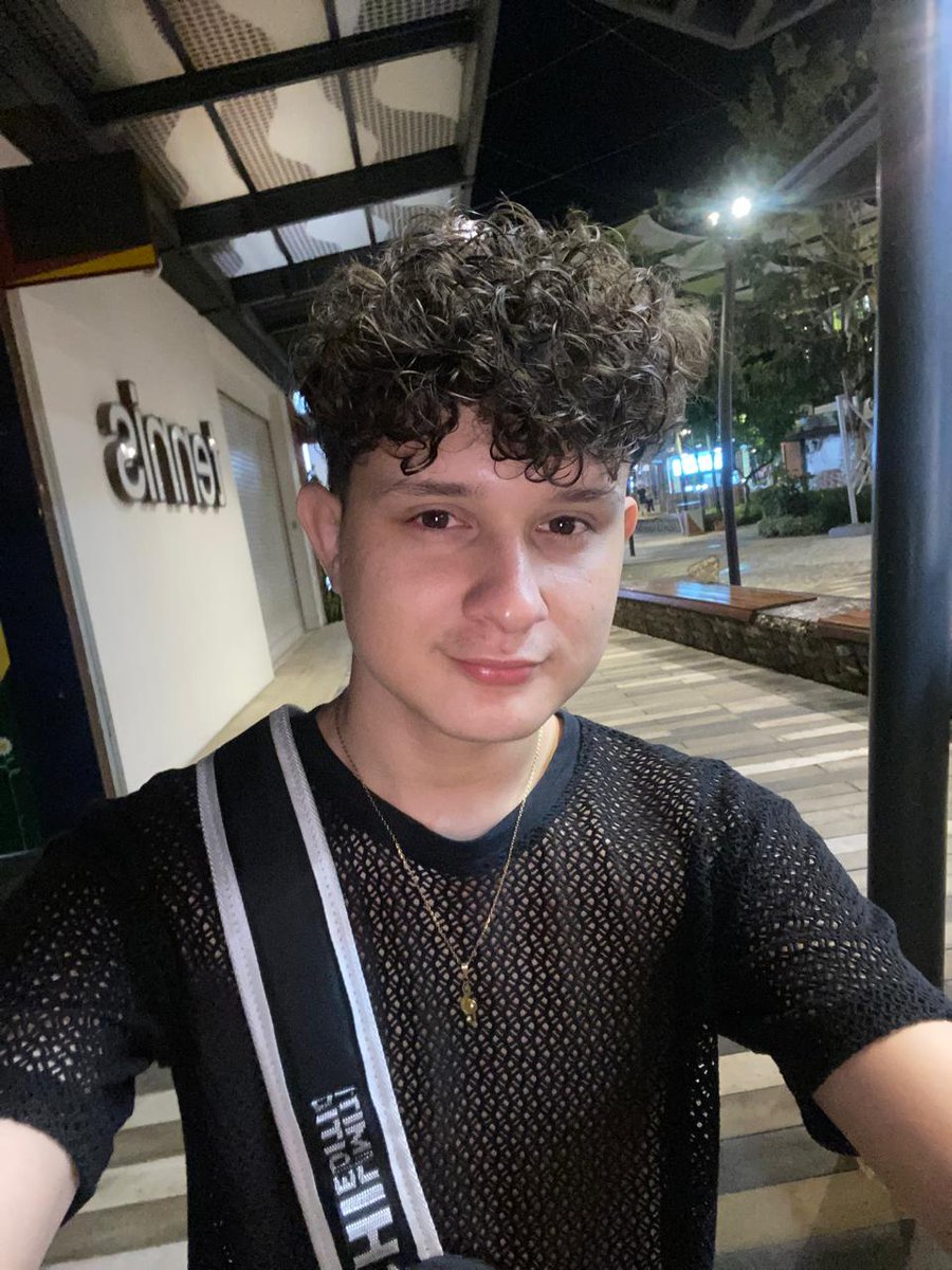Nathanbluee19's tweet photo. Look for ass
@stripchat @StripchatLGBT 
https://t.co/c79qkCuj7A https://t.co/LEkYrQ9TCQ