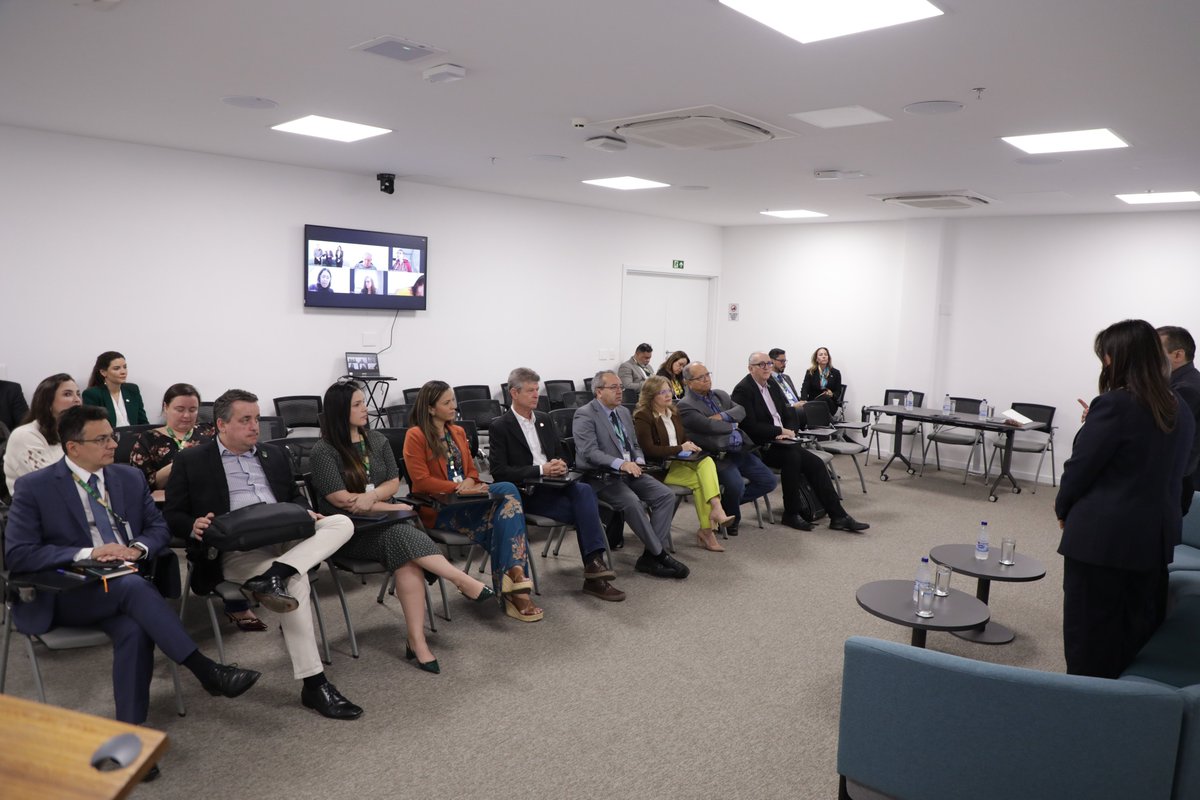 O CFM apresentou aos diretores dos CRMs o projeto Medicina Segura, em elaboração para denúncias de danos decorrentes de atendimentos realizados por profissionais sem formação médica. A plataforma informará intercorrências decorrentes dos atendimentos. #CFM