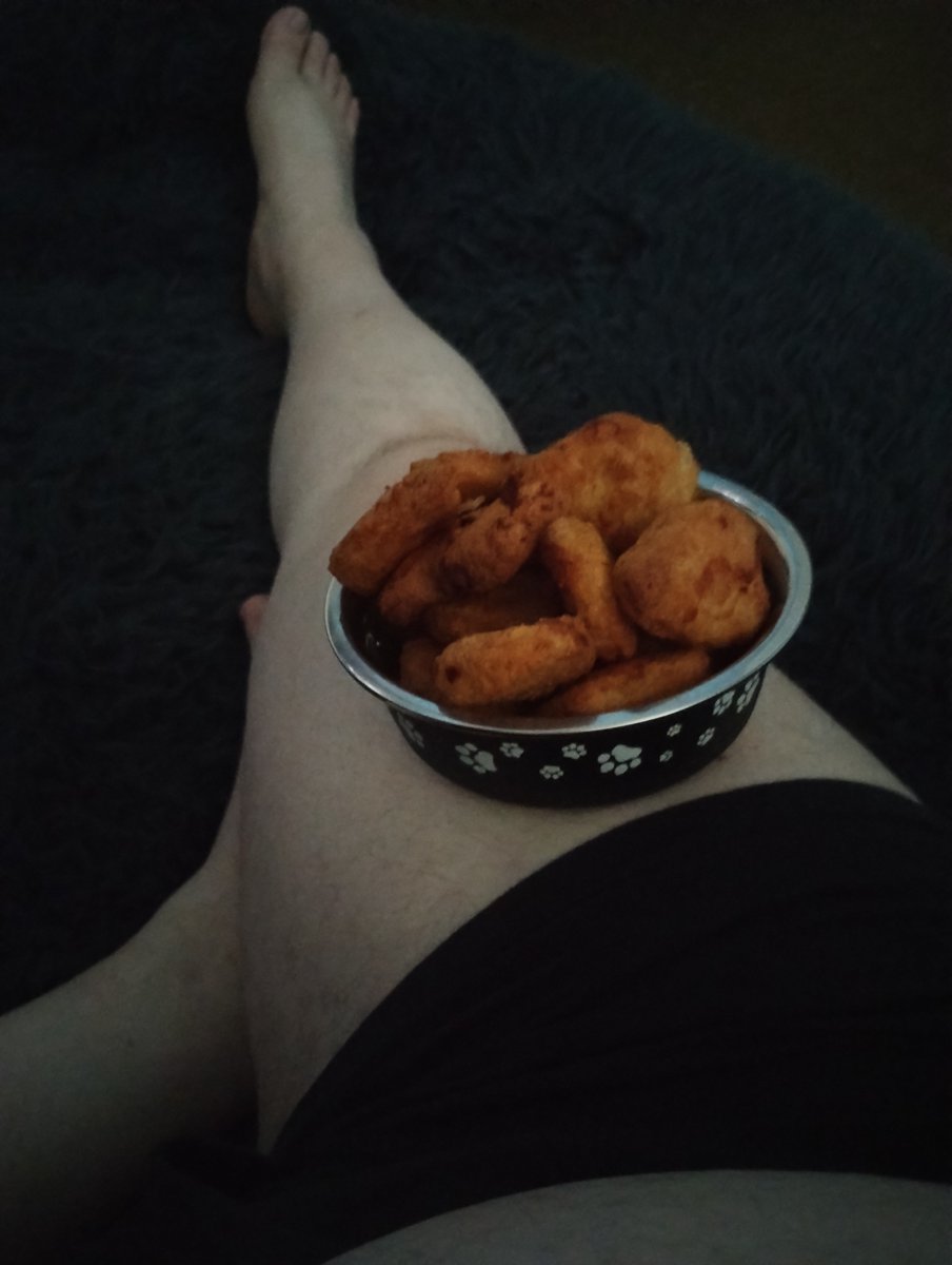 Bestest way to each lunch, change my mind 🐶