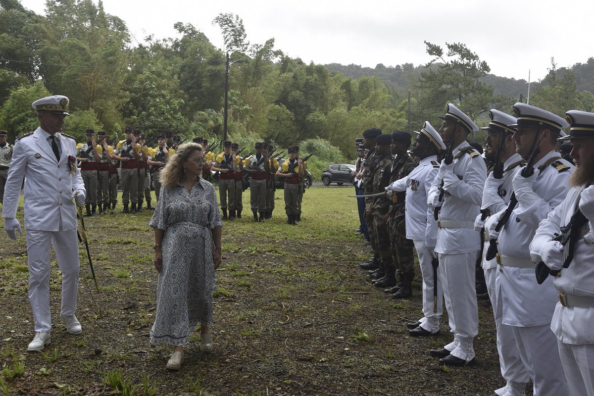 FAA_Officiel's tweet photo. [#ceremonie #autorite] Le week-end dernier, Mme Patricia Miralles, Ministre déléguée auprès du ministre des #Armées, chargée de la #Mémoire et des Anciens combattants, s’est rendu en #Guadeloupe puis en #Martinique dans le cadre d’un hommage aux #Dissidents 🫡🇫🇷 https://t.co/oAV3DxTfhC