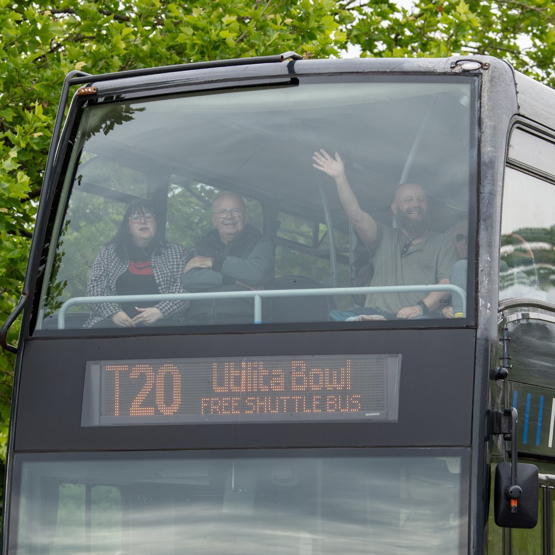 hantscricket's tweet photo. 🚍 Free Shuttle Buses to Utilita Bowl! 🏏

Travelling to Vitality Blast or The Hundred? Enjoy free return shuttles from Southampton Airport Parkway &amp; Hedge End stations - running before and after every match.

🚂 Plan your journey: https://t.co/zJeccZT3Gd https://t.co/YRT9AGlCDC