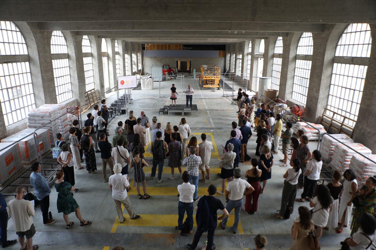 [Industries culturelles et créatives] 150 personnes, hier, pour soutenir la candidature de #SaintEtienne comme Pôle territorial design 🤩. Tout un écosystème mobilisé 💪. L'info ▶️ design.saint-etienne-metropole.fr/le-district-cr… #France 2030 #Design