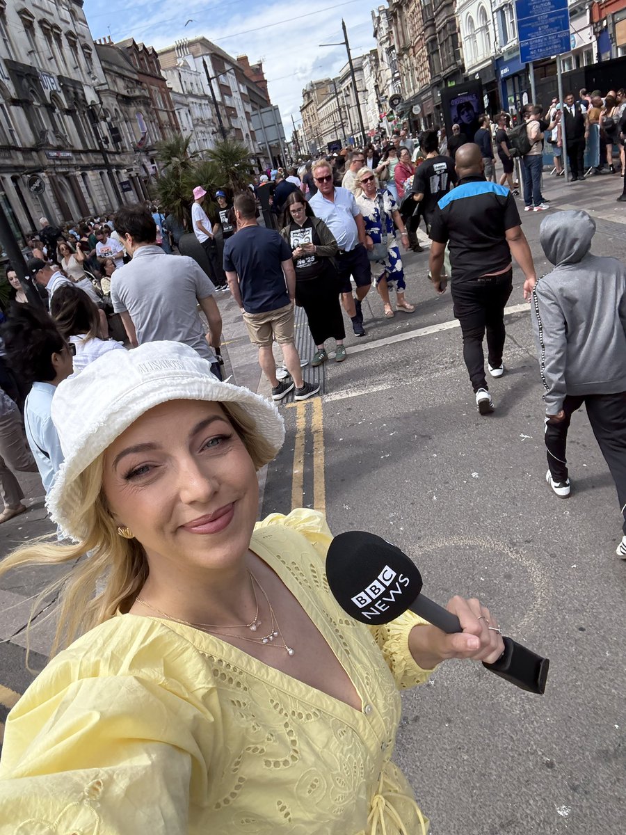 90’s summer vibes!! 

Cardiff City Centre absolutely buzzing ahead of the Oasis comeback concert. 

We’re live streaming all day join us for: Oasis Countdown to the Comeback bbc.co.uk/iplayer/episod…