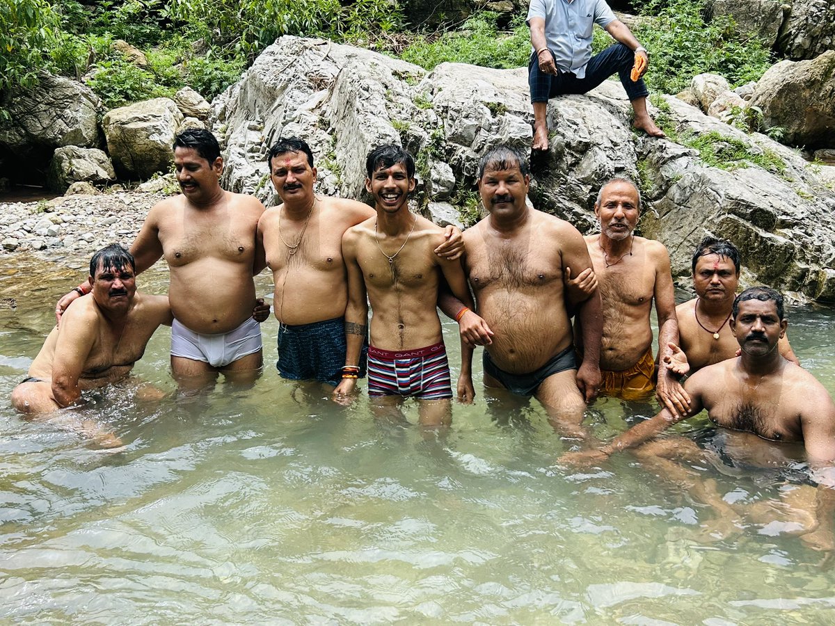 Saurabhofficia's tweet image. 💦 प्रकृति की गोद में एक सुकून भरा पल…
झरने की ठंडी धार और मन की गर्मी – दोनों का मेल कुछ खास था।
#WaterfallVibes #NatureLove #SelfCareMoments #झरना_दर्शन