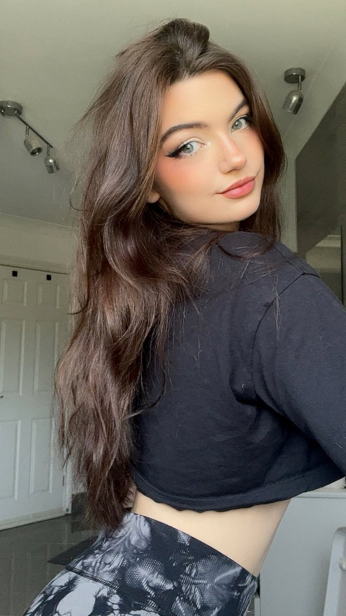 1 SUB = 1 PUSH-UP 💪🏻

last stream of the week! get your cute butts in here 🍑🤍

🔴 ttv/itsnicole