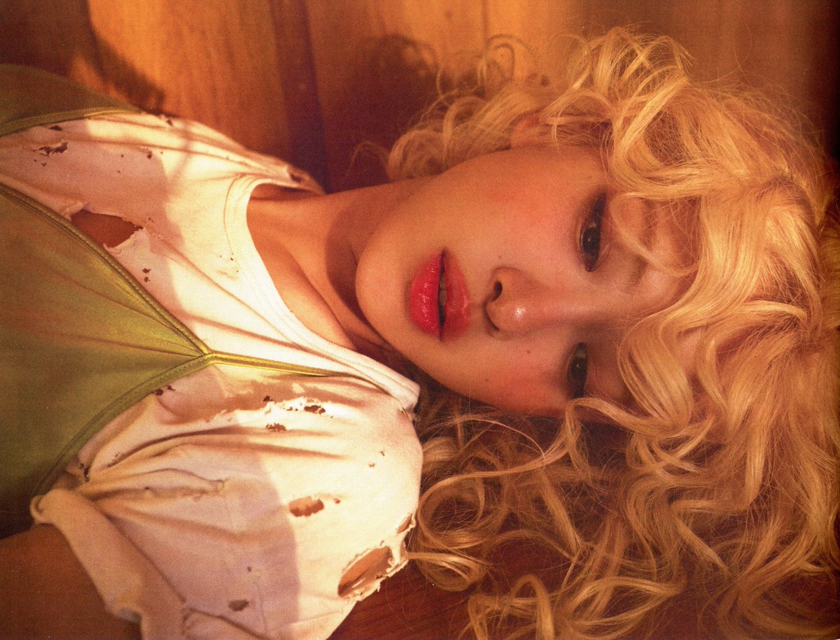 🇳🇱 "Rosie" by ROSÉ is the longest charting K-pop soloist album on Netherlands official albums chart :

1- Rosie (15 weeks)
2- Golden (10 weeks)
3- Ruby (8 weeks)