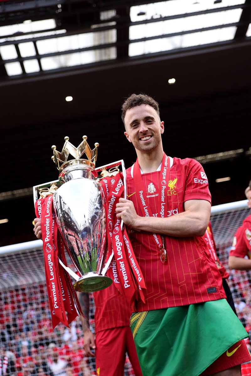 You’ll never walk alone. ♥️
To honour Diogo, Liverpool’s number 20 will stand as a tribute for eternity.