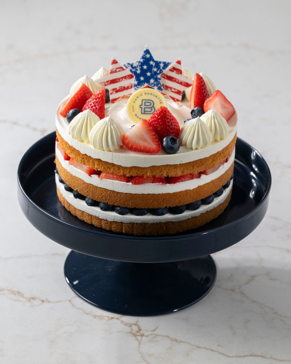 Celebrate with slices of our Stars and Stripes. ✨🇺🇸

#4thofjuly #fourthofjuly #parisbaguette #pb #cakes #pastries #cafe