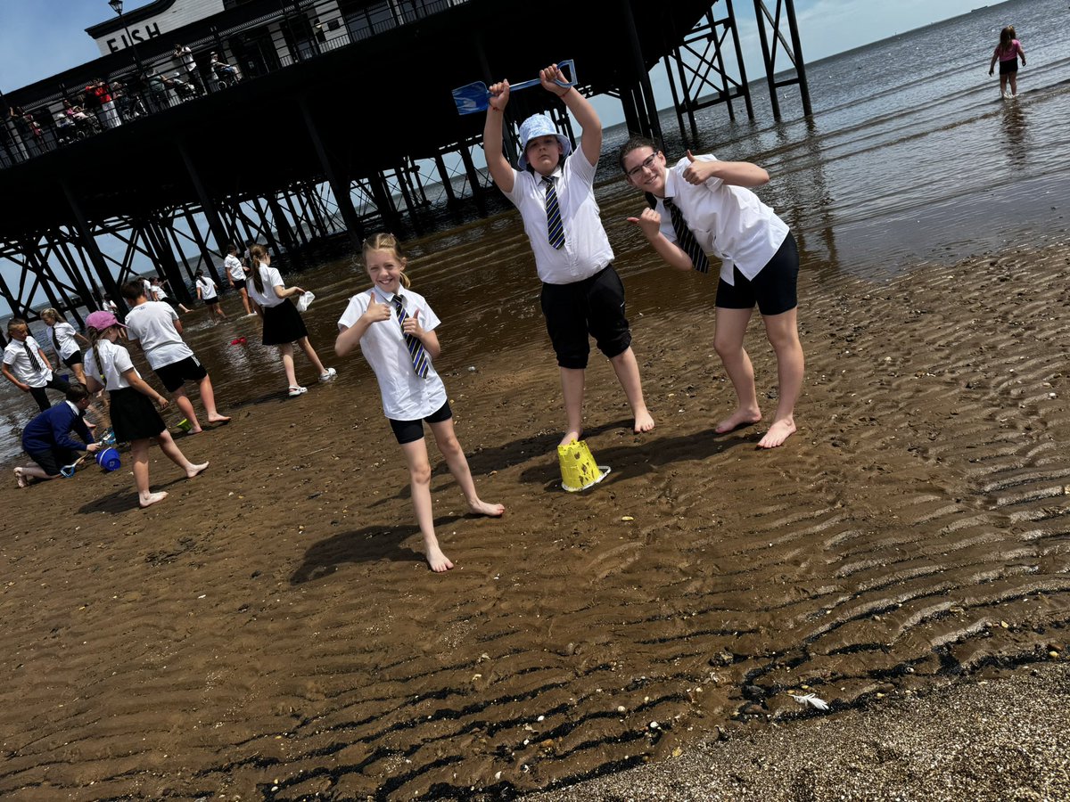 NorbridgeCIA's tweet image. Fun at the seaside 🏖️☀️🌊
@Y6Norbridge @y6tolkienclass
@DeltaNorbridge