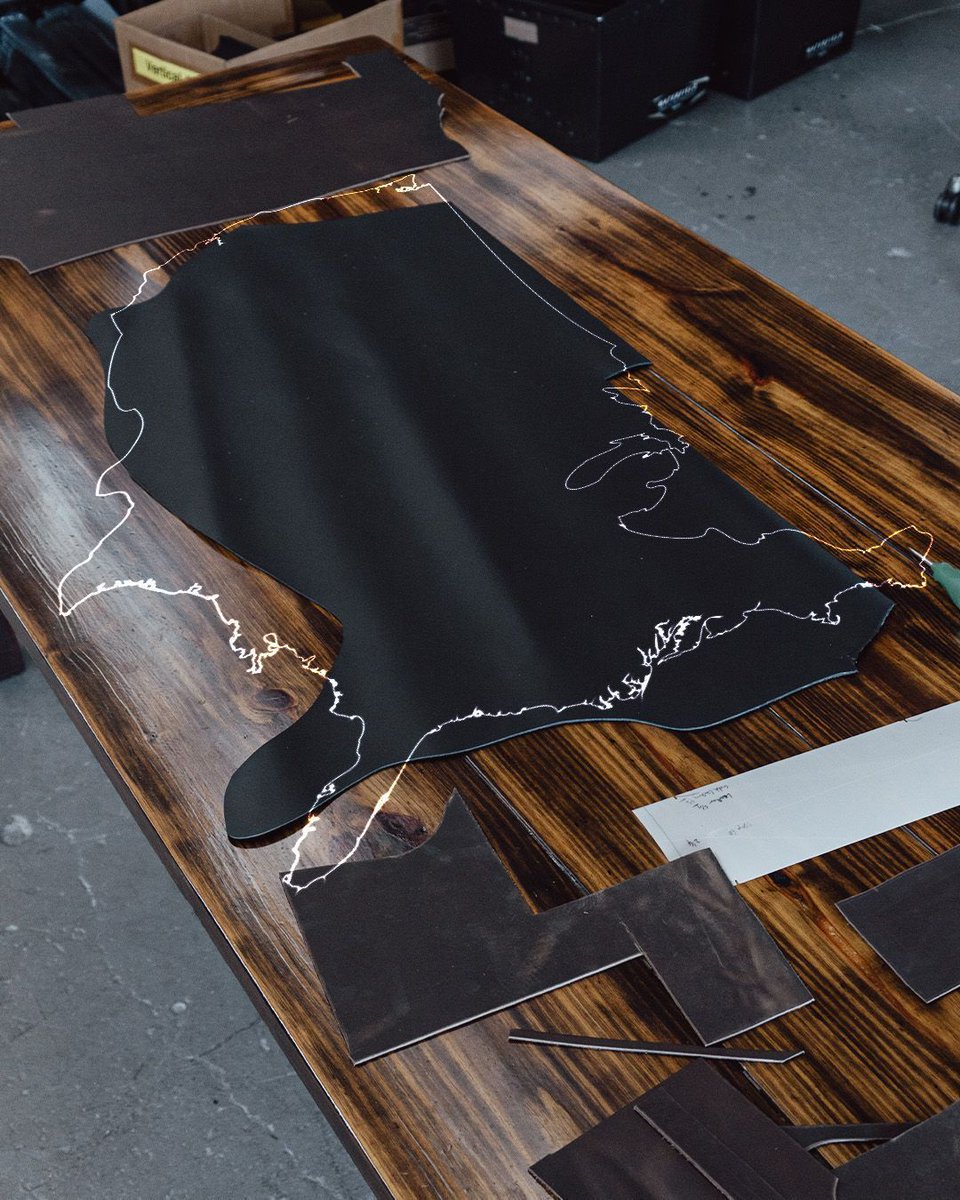 Hmmm. That leather piece looks a lot like...🇺🇸!
🌟 Happy 4th of July! 🌟 
WaterField Designs is proud to say that all of our products are #handmade in-house. 
#MadeinUSA 🗽#July4 #AmericanMade #sanfrancisco #serendipity 🪄 
@SFbags: buff.ly/vqYKR1m