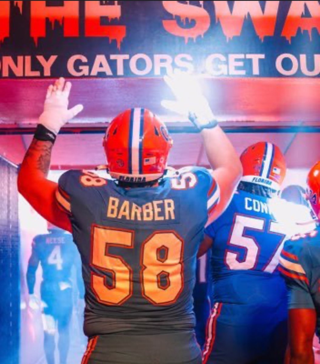 OT WATCH: Florida’s Austin Barber (6’6″, 322 lb) is soaring up 2026 Draft boards—named No. 17 overall on SI’s early top‑50 list.
🔹Anchors pass protection, excels in zone run game
🔹Rookie All‑American, SEC weekly awards

🔥 One to watch in the trenches 
#NFLDraft #Gators

—