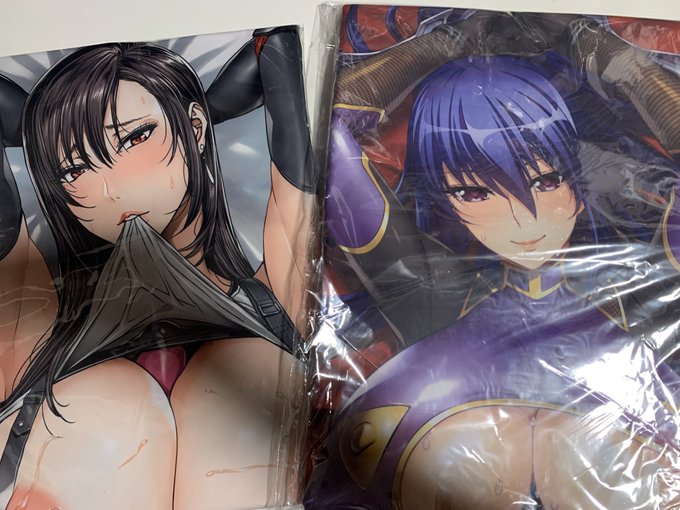 セールで安かったから買っちゃった。('・ω・`)
凛子パイセンはこれで抱き枕カバーコンプリートだぜ! 