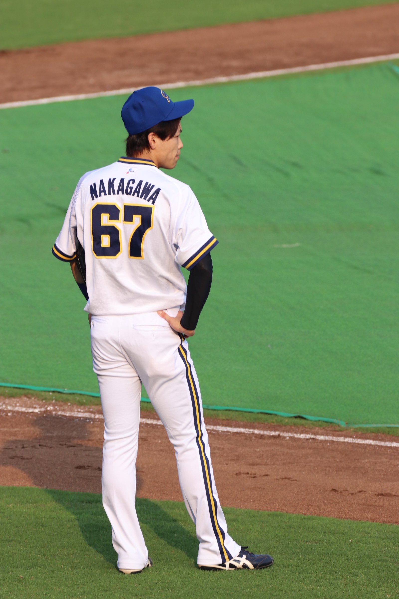 オリックスバファローズビジターユニで、応援歌や、シルエット