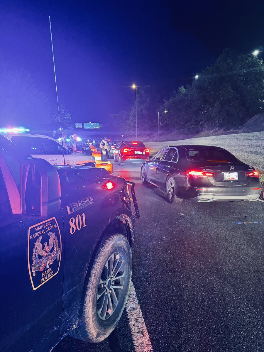ParkPolice's tweet image. Last night we participated in a multi jurisdiction DUI check point.
If you’re drinking this holiday weekend choose a #soberride and get a free Lyft ride up to $15.
The @mcpnews Summer DUI task force will be out in force tonight.
If you drive hammered, you’ll get nailed.