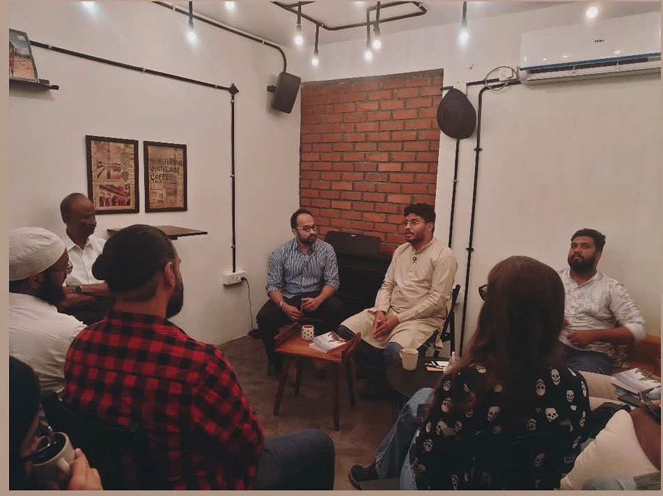 Daneesh Majid (@majiddan) on Twitter photo Had a great chat with <a href="/SibghatK/">Sibghat صبغت</a> of the <a href="/DeccanArchive/">The Deccan Archive</a> about my book “The Hyderabadis: From 1947 to the Present-Day” at Kohé.
Here’s to hoping that the Deccan (along with its people) also takes the centre stage during discourse about independence/partition.
<a href="/HarperCollinsIN/">HarperCollins</a> Had a great chat with <a href="/SibghatK/">Sibghat صبغت</a> of the <a href="/DeccanArchive/">The Deccan Archive</a> about my book “The Hyderabadis: From 1947 to the Present-Day” at Kohé.
Here’s to hoping that the Deccan (along with its people) also takes the centre stage during discourse about independence/partition.
<a href="/HarperCollinsIN/">HarperCollins</a>