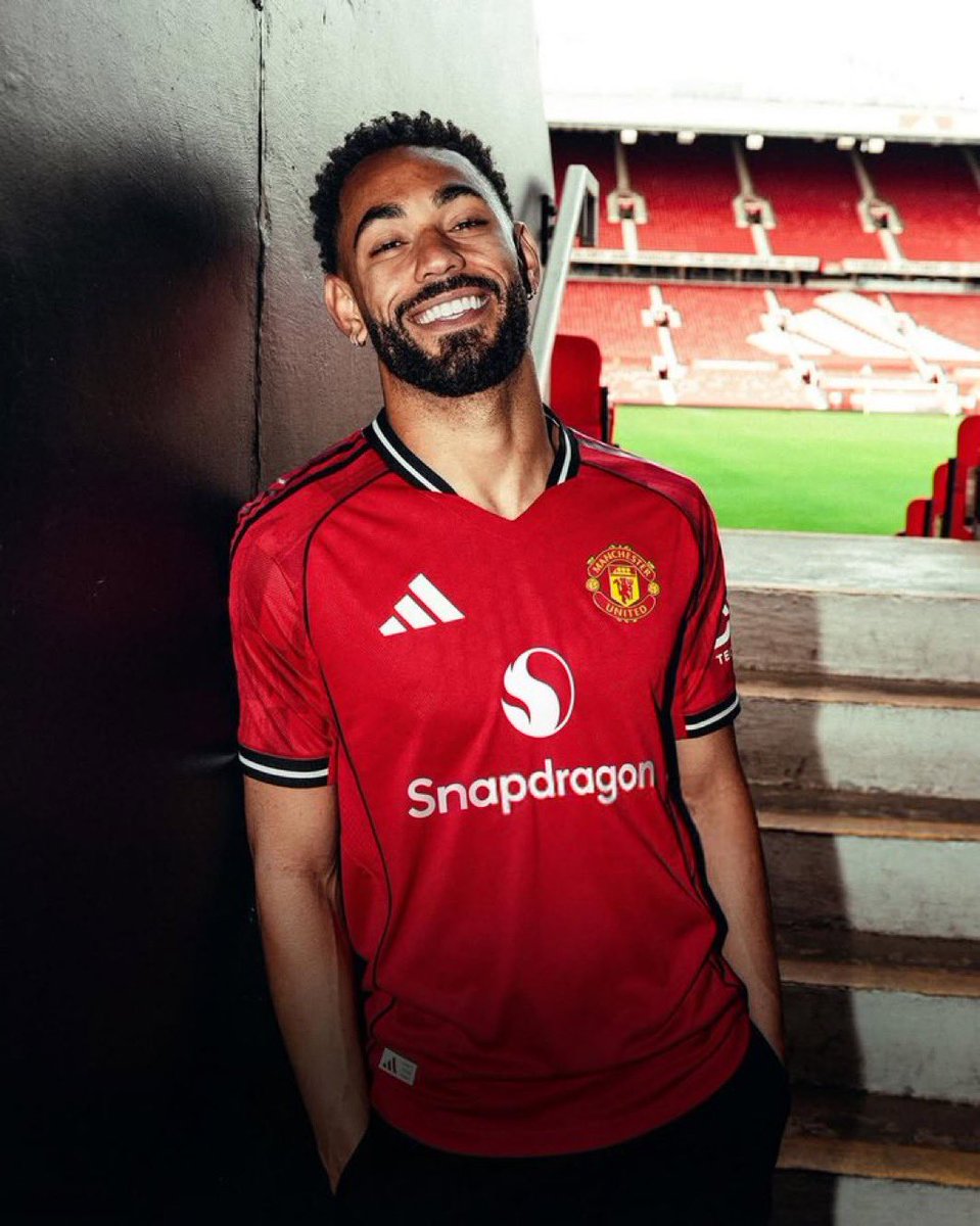 golsdobrasil1's tweet photo. 🚨 OFICIAL!

Matheus Cunha usará a camisa 10 no Manchester United! 

🗞️ [@FabrizioRomano] https://t.co/TMg3tBCpTb