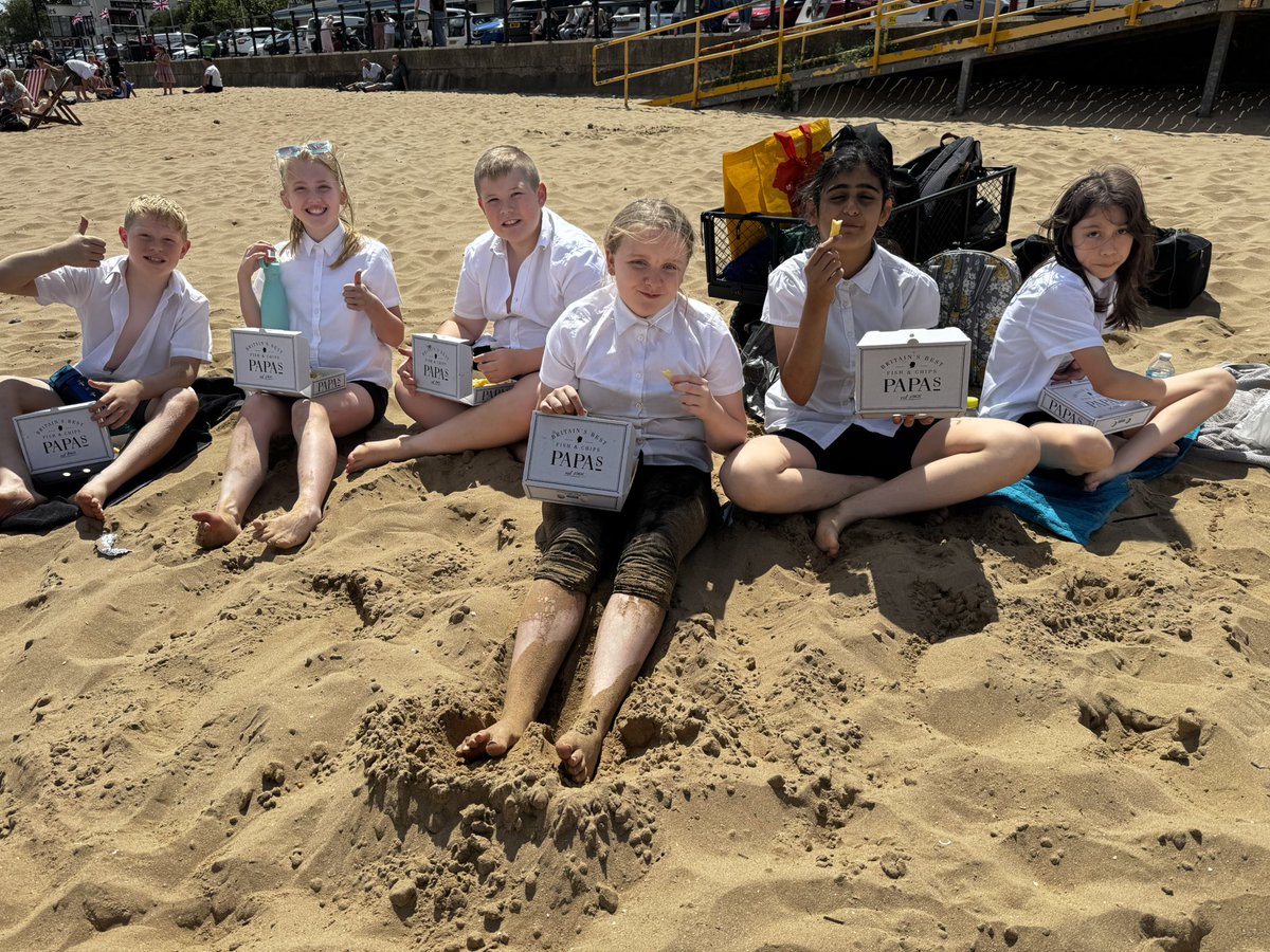NorbridgeCIA's tweet image. Fun at the seaside 🏖️🌊☀️
@Y6Norbridge @y6tolkienclass
@DeltaNorbridge