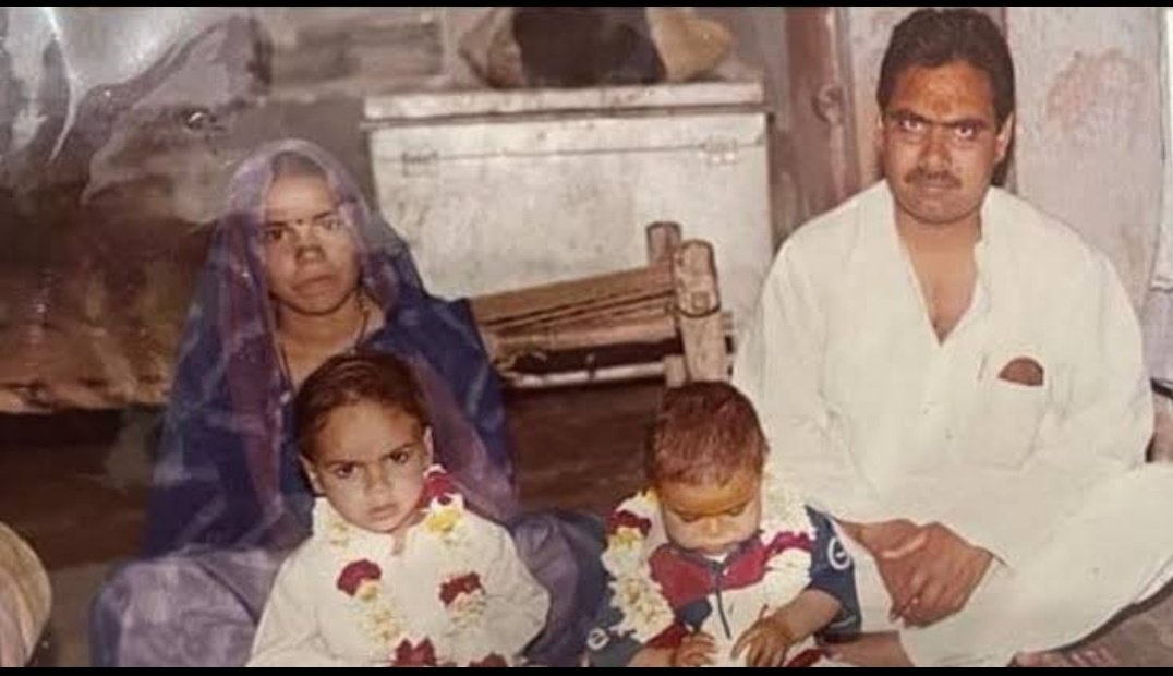 G.s.Banna Official (@gsbannaofficial) on Twitter photo " हम एक ग़रीब व संघर्षशील ब्राह्मण परिवार से आने वाले मुख्यमंत्री जी के साथ हे"
<a href="/BhajanlalBjp/">Bhajanlal Sharma</a> <a href="/RajCMO/">CMO Rajasthan</a>
#भजनलाल_मतलब_भरोसा " हम एक ग़रीब व संघर्षशील ब्राह्मण परिवार से आने वाले मुख्यमंत्री जी के साथ हे"
<a href="/BhajanlalBjp/">Bhajanlal Sharma</a> <a href="/RajCMO/">CMO Rajasthan</a>
#भजनलाल_मतलब_भरोसा