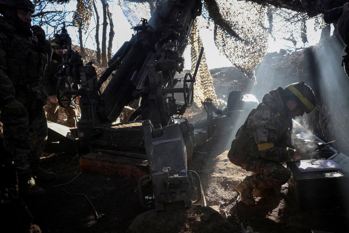 🇷🇺 RUSSIA | 🇺🇦 UKRAINE
🔴 Dutch Minister: Russia Using Chemical Weapons

🔸 Russia drops choking agents like chloropicrin via drones into trenches, says Dutch Defense Minister.
🔸 Ukraine claims ~9,000 chemical weapon incidents; at least 3 dead, 2,500+ injured.
🔸 OPCW: