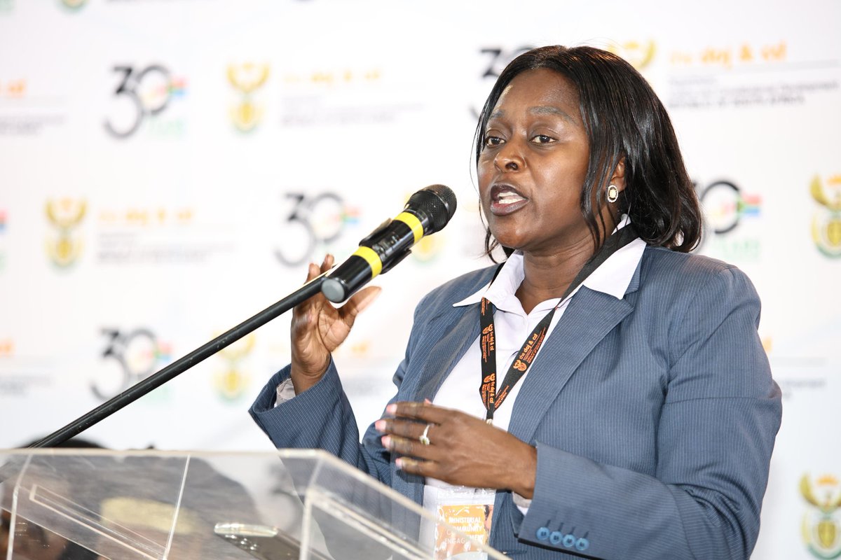 STAKEHOLDERS RESPOND TO COMMUNITY QUESTIONS AND PROVIDE INFORMATION ON RECOURSE AT SESHEGO GBVF IMBIZO

SAPS Provincial Commissioner Lt General T Hadebe, NPA’s Adv Octavia Ngwenya, DSD’s Ms P Napo, Legal Aid SA’s Mr T Ledwaba, LGBTQIA+ activist Ms Lebo Monama, and Eyes of the