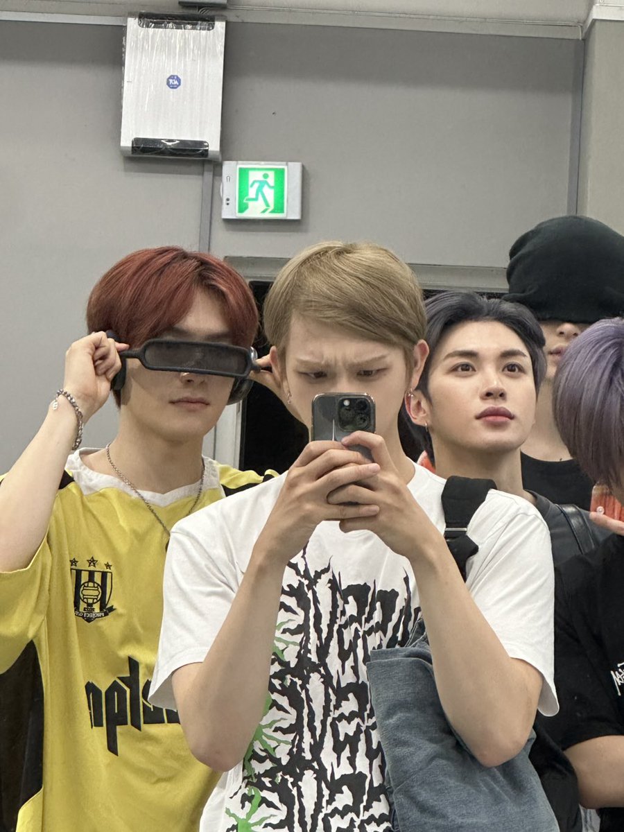 BAEKSEUNG_CREAM's tweet photo. 250704 이펙스톡 #백승 

😖😖

#이펙스 #EPEX #BAEKSEUNG https://t.co/HH67BhLjJC