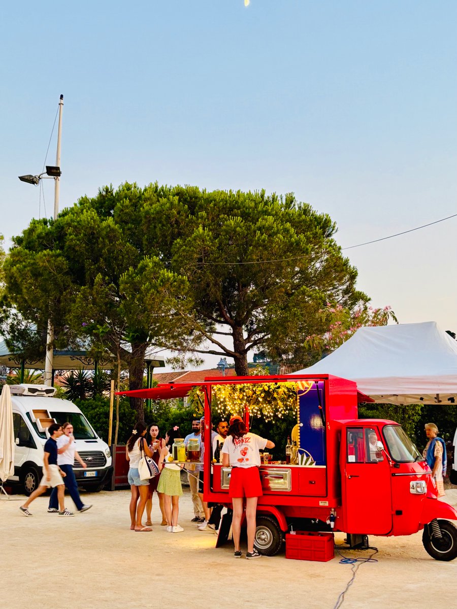 [✂️🇮🇹] Retour sur une inauguration haute en saveurs à Saint-Mandrier ! Hier soir, la CCIFM a eu le plaisir de lancer officiellement l’événement "Les Délices d’Italie et de Procida", en présence des élus, des partenaires et de nombreux passionnés de culture italienne.
