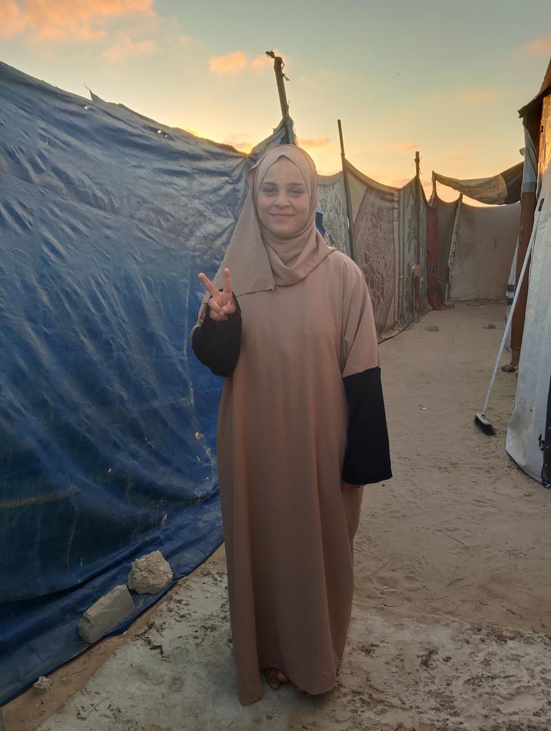 الله يكرمنا وتكون آخر أيام بالحرب.
<a href="/A_S_L_444/">لطيفة إسماعيل هنية</a>