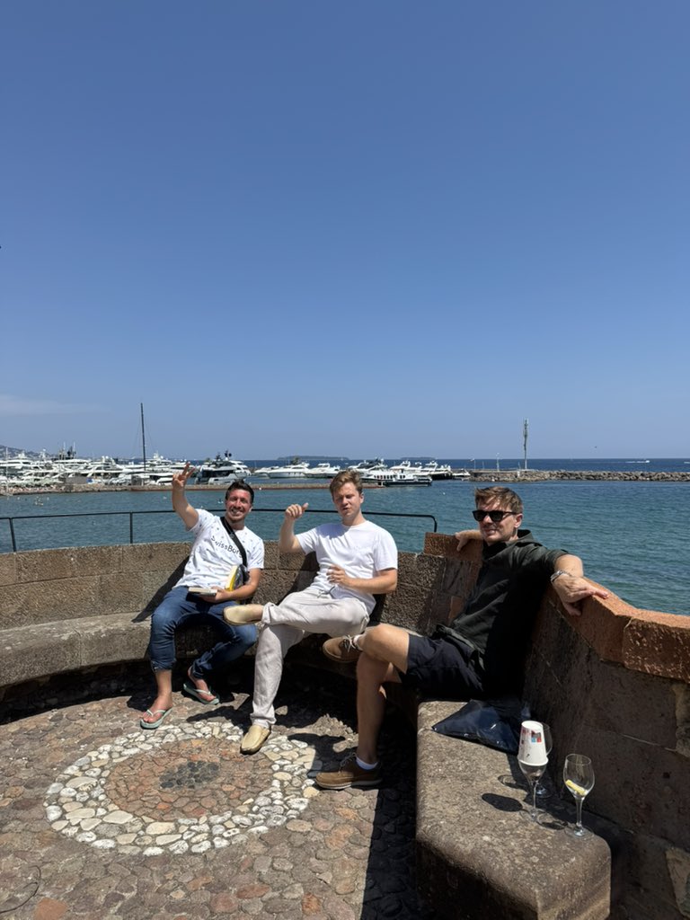 NarwhalTan's tweet photo. Some snippets from @hypurr_co Gathers - ETHCC Cannes!

Our craziest one yet.
We took over a CASTLE with @zellic_io @Theo_Network @hyperdrivedefi @IMCTrading @felixprotocol @nolimithodl 

Had over 120 people attend, and also enjoyed a cultural literature piece of crypto - “The Degenerates” by Raeden Richardson.