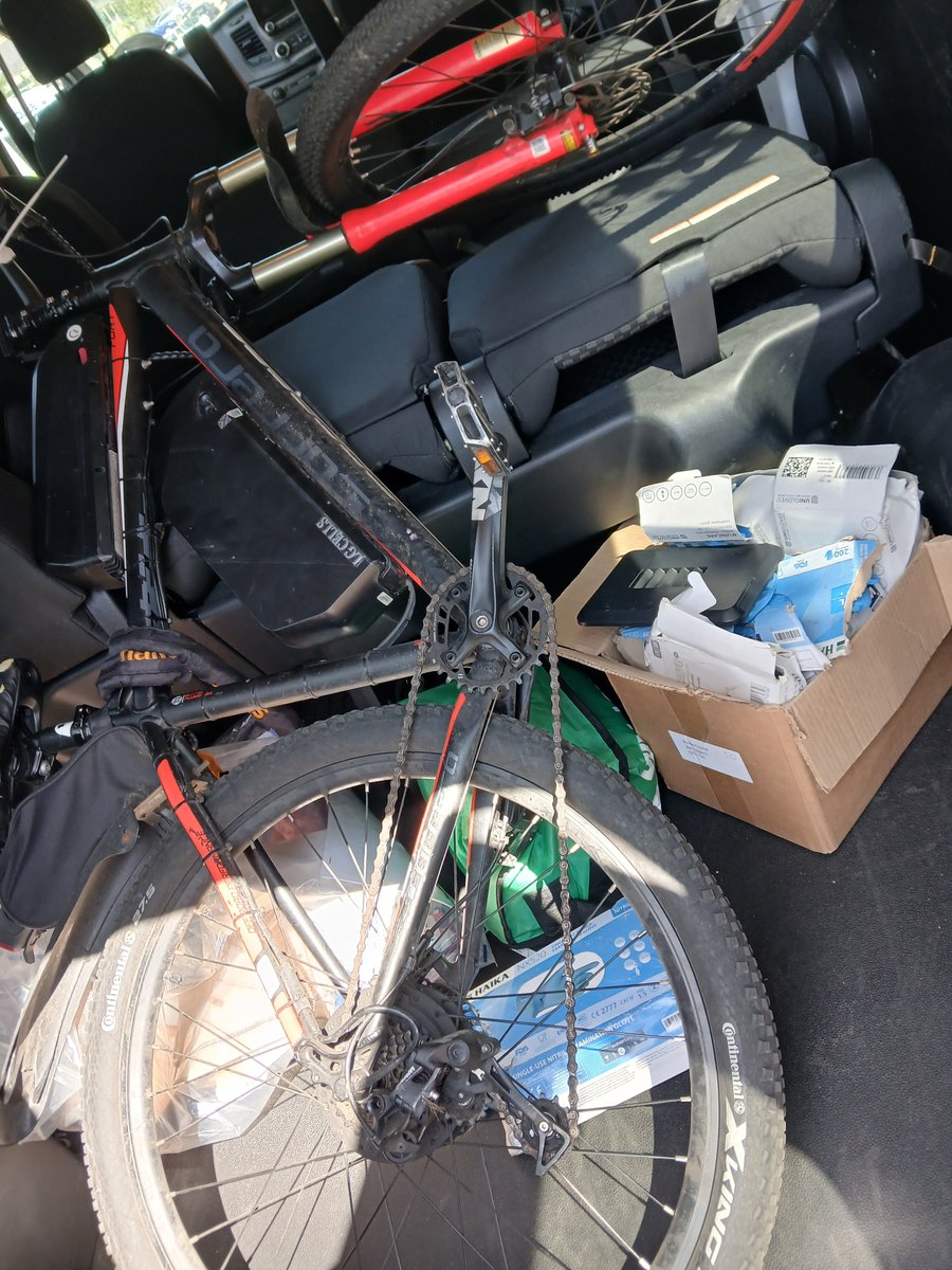 MPSSidcup's tweet image. While out on mobile patrol PC Dan, PC Ryan, PC Rob, #PCAlexFrancis and PCSO Finn stopped a moped and reported the rider for no insurance and no licence. Also arrested for immigration offence. We also reported a male for riding an overpowered E-Bike for no insurance and no licence