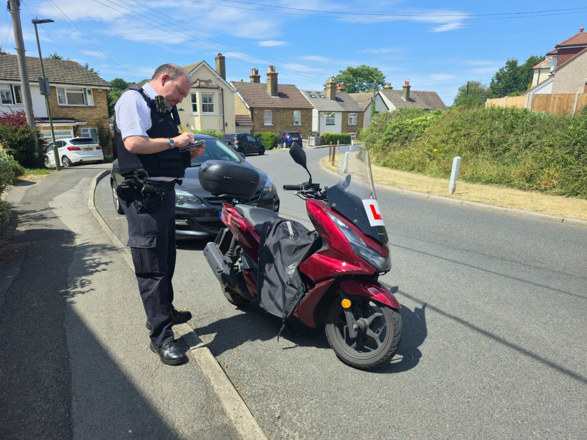 MPSSidcup's tweet image. While out on mobile patrol PC Dan, PC Ryan, PC Rob, #PCAlexFrancis and PCSO Finn stopped a moped and reported the rider for no insurance and no licence. Also arrested for immigration offence. We also reported a male for riding an overpowered E-Bike for no insurance and no licence