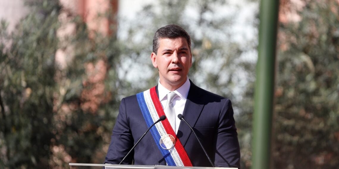 Presidente do Paraguai cobra Lula por espionagem da Abin e exige esclarecimentos.
Caso envolvendo eventual monitoramento ilegal de autoridades paraguaias travou negociações sobre Itaipu e abriu impasse bilateral.